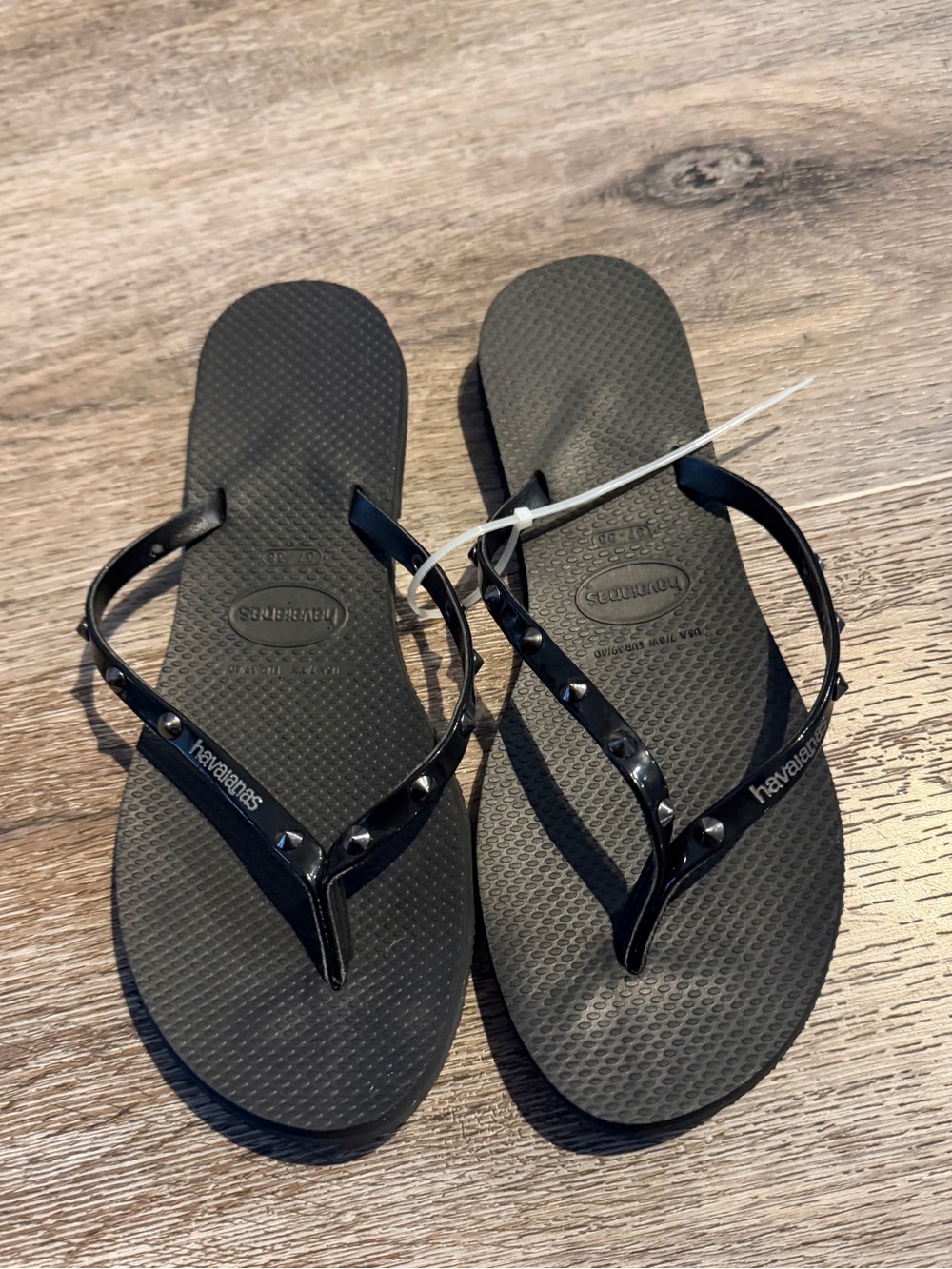 Havaianas Women's Black Studded Slim-Strap Sandals